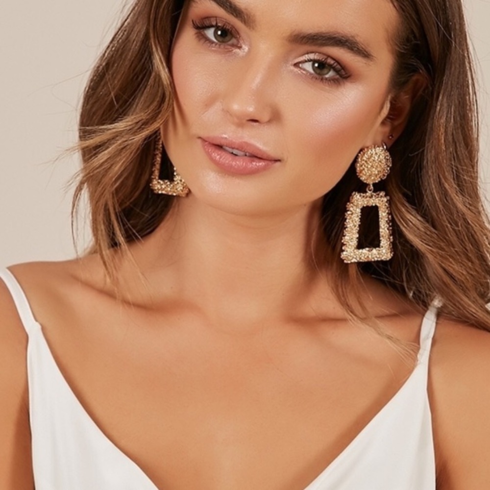 “Must Have” Statement Earrings - Picture 1 of 8